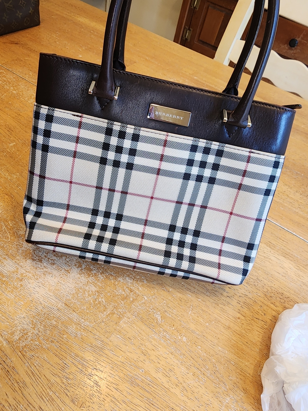 Burberry House Check canvas top handle bag featuring brown leather trim - Picture 15 of 16